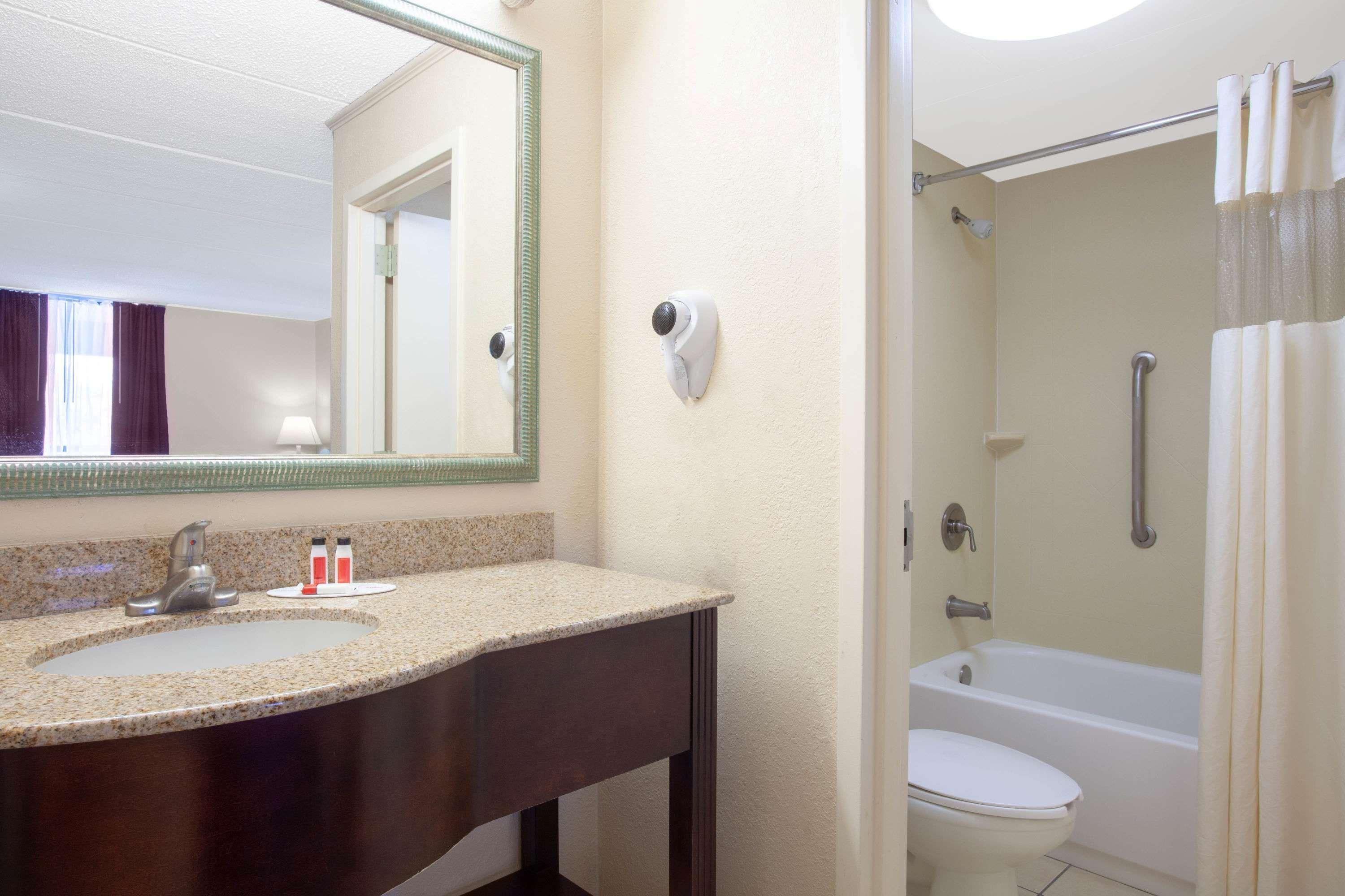 Days Inn By Wyndham Statesboro Ngoại thất bức ảnh