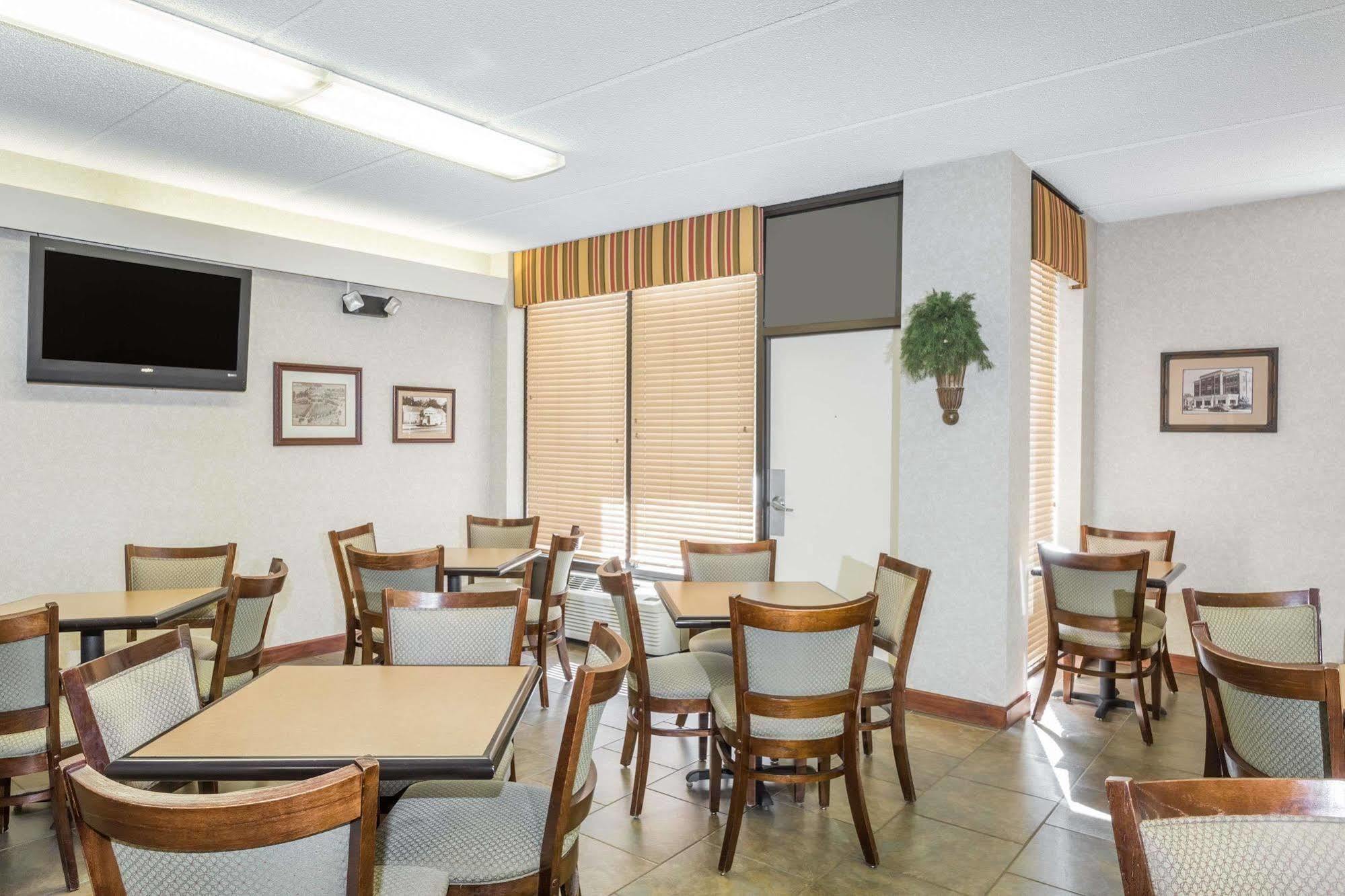 Days Inn By Wyndham Statesboro Ngoại thất bức ảnh