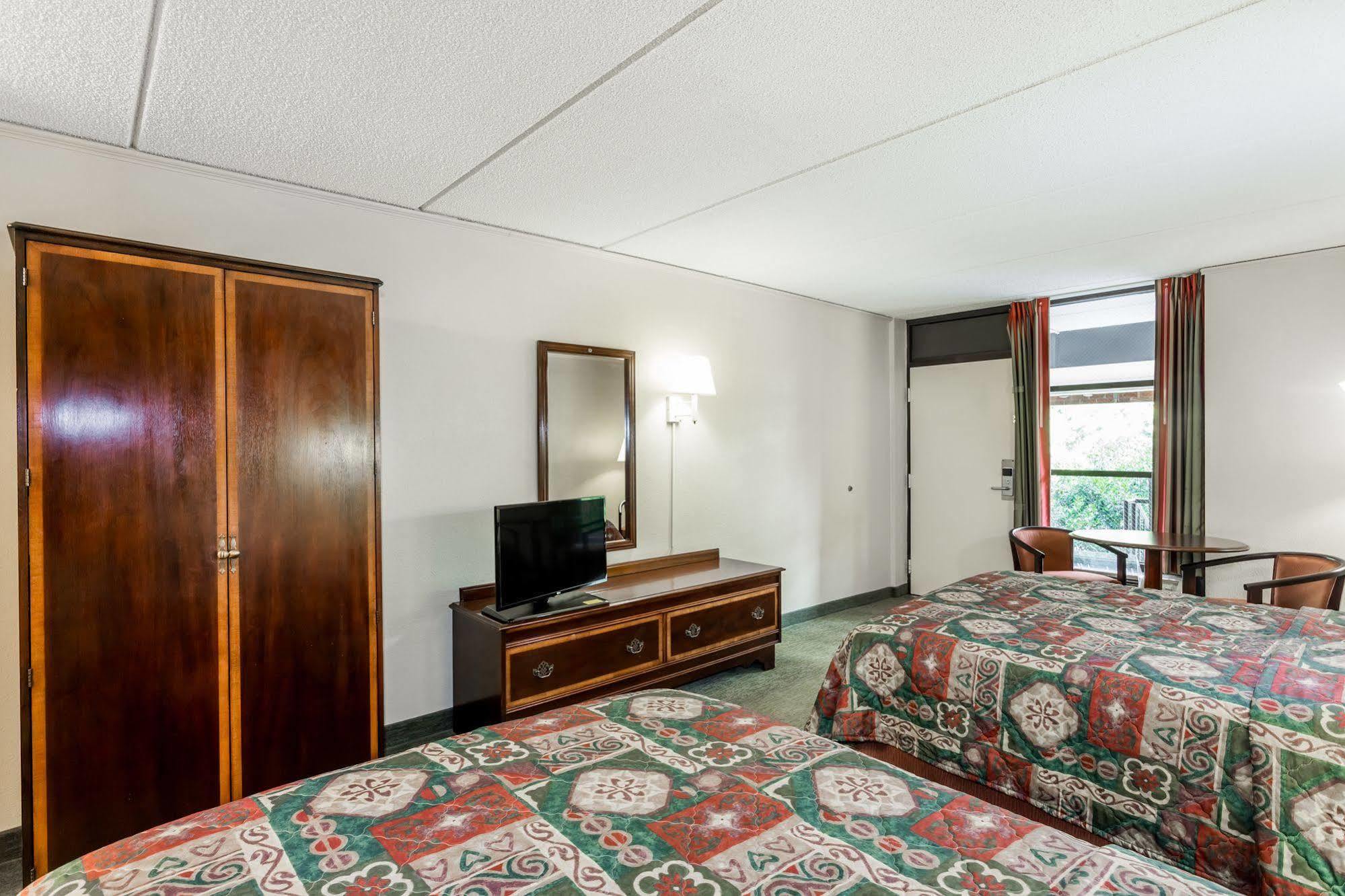 Days Inn By Wyndham Statesboro Ngoại thất bức ảnh