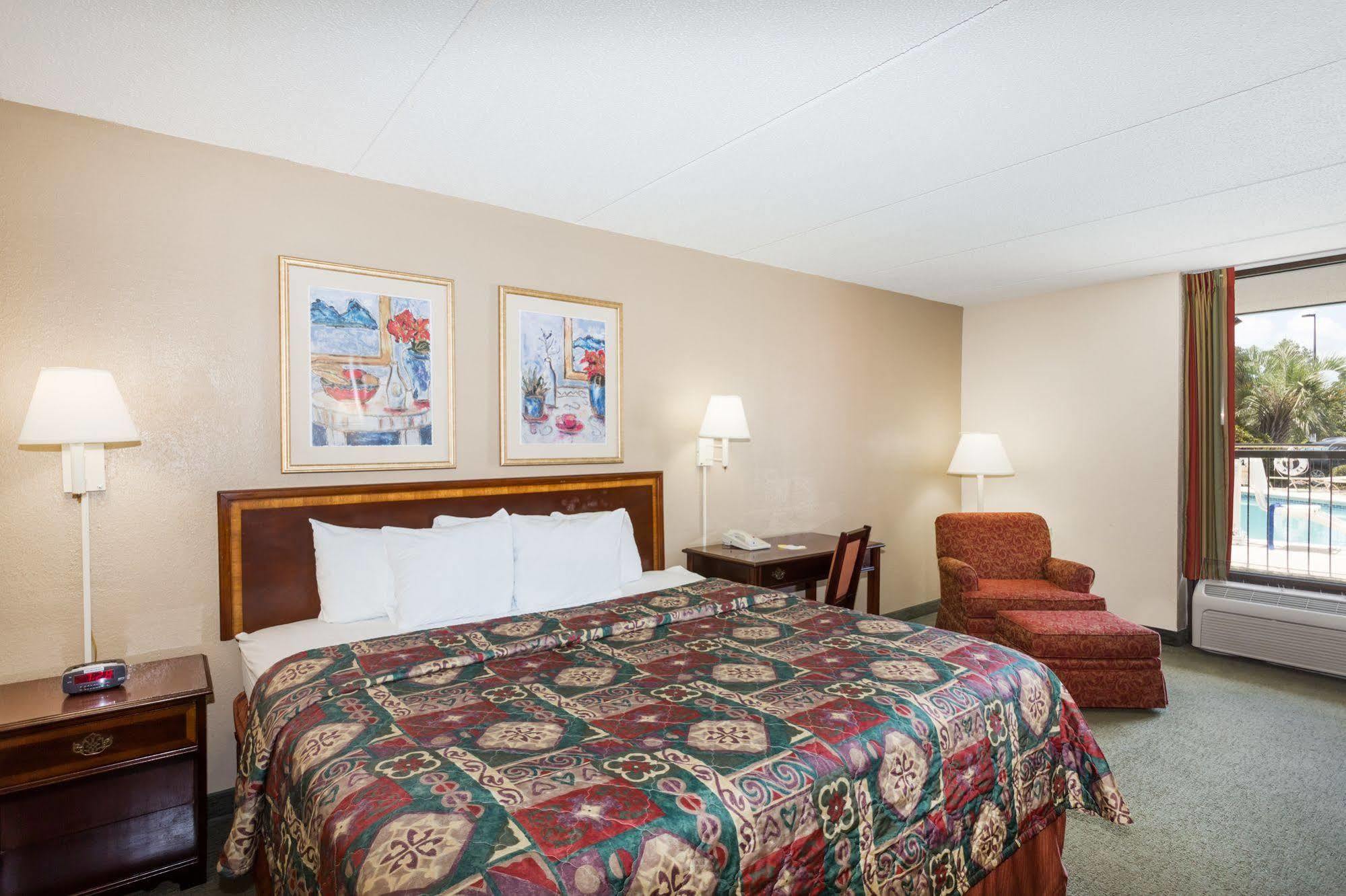 Days Inn By Wyndham Statesboro Ngoại thất bức ảnh