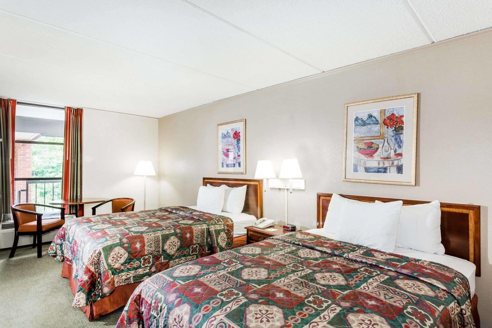 Days Inn By Wyndham Statesboro Ngoại thất bức ảnh