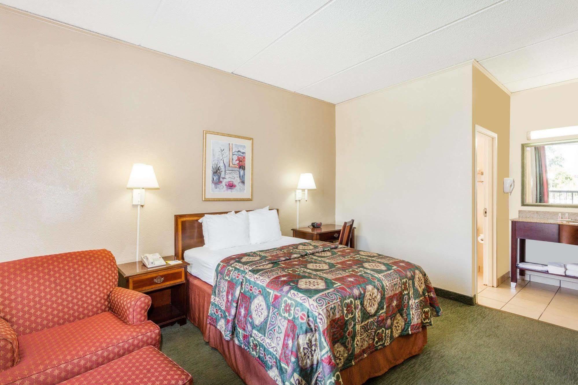 Days Inn By Wyndham Statesboro Ngoại thất bức ảnh